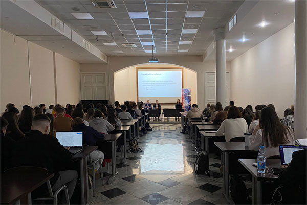 Лекция в Студенческом кружке МГЮА им. О. Е. Кутафина Лекция в Студенческом кружке МГЮА им. О. Е. Кутафина