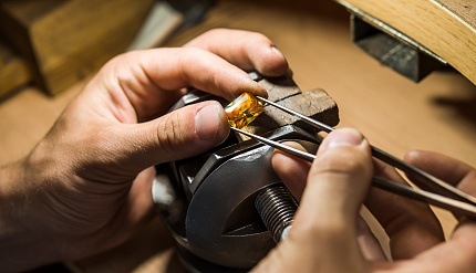 Как защитить ювелирный бизнес от кражи коллекции?